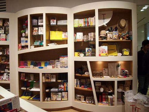 彷彿走進漫畫世界般的新型紀念品店《Tokyo`s Tokyo》開幕！