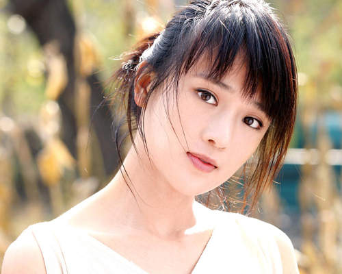 小鞏俐 周顯欣 拿我們家秋香照片一比她果然是美若天仙！