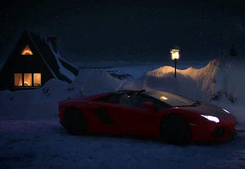 你知道《聖誕老人》是開著哪輛車車送禮物嗎？(誤)