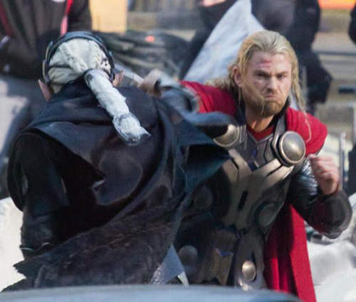 雷神索爾2 電影拍片場景照+黑暗精靈軍團出現 趴兔  雷神索爾2 電影拍片場景照+黑暗精靈軍團出現 趴兔