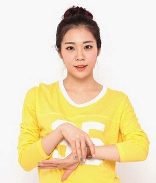 《尹熙真》環繞在PSY大叔身邊的隱藏版美女