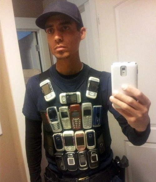 10款有過「擋子彈」經驗的防彈手機　買一隻就能抵兩隻嗎~ww