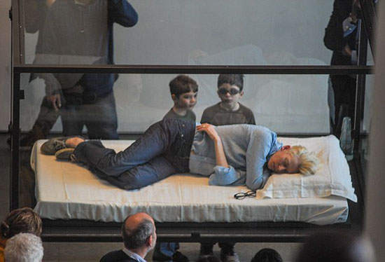 《明星沉睡Live展》這也是藝術的一種......嗎？