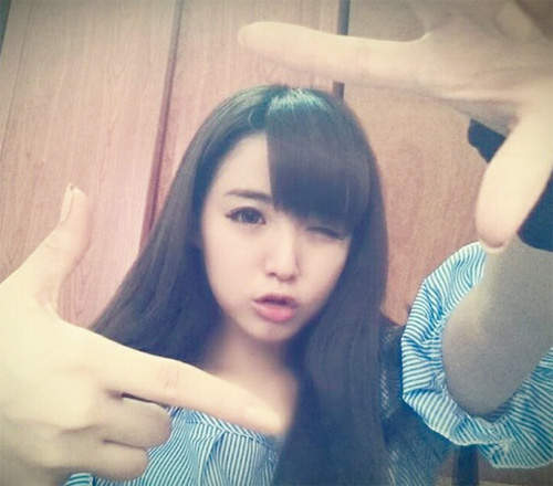 Flora花花　正妹穿成這樣我要怎麼專心上課壓