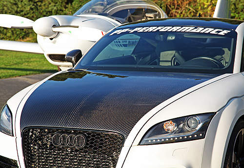 馬力470匹《Audi TT RS》改一改就想飛了嗎?(誤) 馬力470匹《Audi TT RS》改一改就想飛了嗎?(誤)