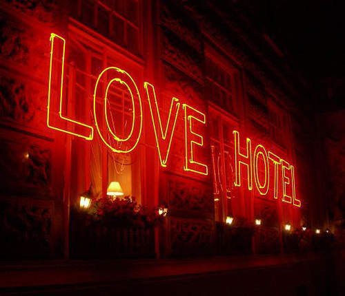 取名怪怪的日本《愛情賓館》看到招牌都熄火了吧wwww
