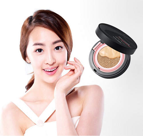 《Holika Holika 海綿BB霜》按人家的時候要小心漫出來啦~ 《Holika Holika 海綿BB霜》按人家的時候要小心漫出來啦~