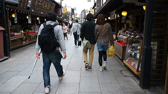 《一人約會系列》模擬手牽手逛街去 《一人約會系列》模擬手牽手逛街去