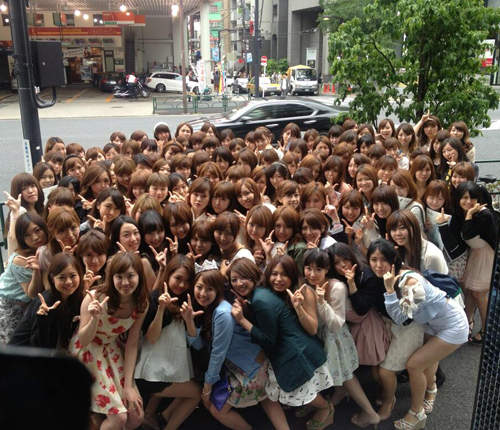 日本女大生奇蹟般的相似率 大合照裡妳找得到自己嗎...(盯) 日本女大生奇蹟般的相似率 大合照裡妳找得到自己嗎...(盯)