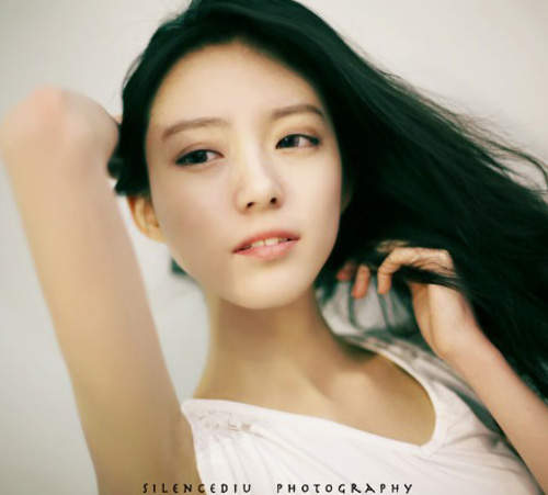 CherrySue 略顯瘦感但相當清新的美女 CherrySue 略顯瘦感但相當清新的美女