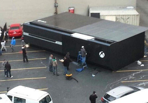 巨型Xbox One現身加拿大 是給巨人玩的嗎? 巨型Xbox One現身加拿大 是給巨人玩的嗎?