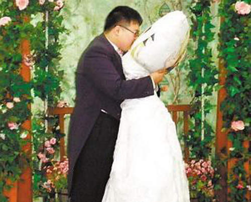 情人節單身男的另一伴　這絕～對是真愛無誤吶~wwww