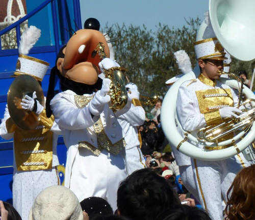 讓管樂社傻眼的《樂器錯誤拿法》你看得出哪裡怪怪嗎？