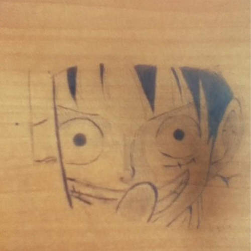 讓人捨不得擦掉的《課桌塗鴉》老師我們可以直接考試嗎？（舉手）