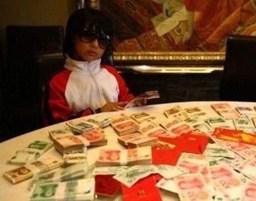 大陸富爸爸要兒子花光零用錢　花不完還要被罵？！