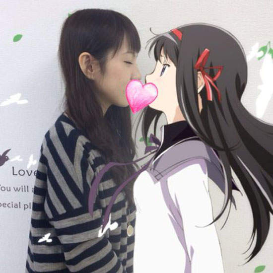 《魔法少女小圓》合照APP 我也要跟轟姆拉啾~ 《魔法少女小圓》合照APP 我也要跟轟姆拉啾~