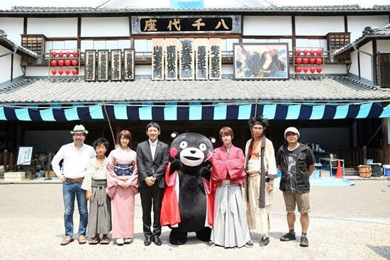 《神劍闖江湖真人版電影》拍攝中~Kumamon來探班 《神劍闖江湖真人版電影》拍攝中~Kumamon來探班
