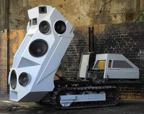 超霸氣《坦克音響喇叭》 到底是喇叭還是坦克阿~(嗯?) 超霸氣《坦克音響喇叭》 到底是喇叭還是坦克阿~(嗯?)