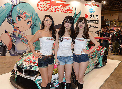 2013年《BMW初音痛賽車》準備要出征SUPER GT比賽囉~ 2013年《BMW初音痛賽車》準備要出征SUPER GT比賽囉~