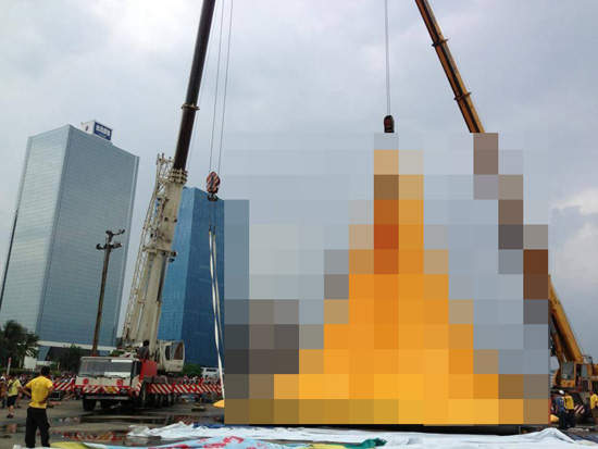 哇啊《黃色小鴨》變成一坨荷包蛋啦(⊙_⊙) 哇啊《黃色小鴨》變成一坨荷包蛋啦(⊙_⊙)