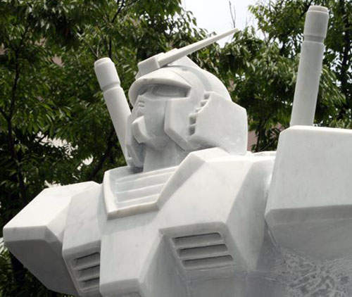 鋼彈大理石像　台場購物廣場雄壯展出