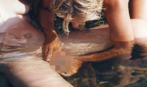 《海中分娩》側拍  媽~~~您真的好偉大ㄒ_ㄒ