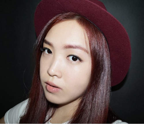 妝容系列《紅色眉毛》跟髮色一起換季囉～