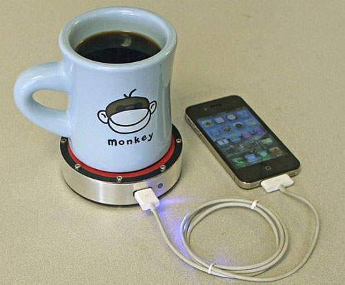 《杯墊充電器》放個飲料就可以充電~這麼神? 《杯墊充電器》放個飲料就可以充電~這麼神?