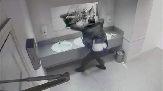 《恐怖反酒駕廣告》這會嚇到噴尿吧... 《恐怖反酒駕廣告》這會嚇到噴尿吧...