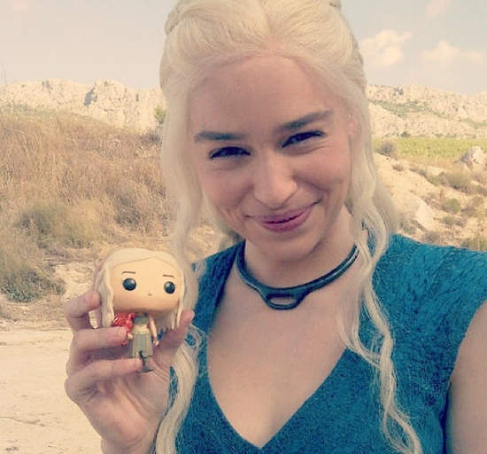 《冰與火之歌》正版與Q版合照的治癒系照片ヾ(●´▽｀●)ノ