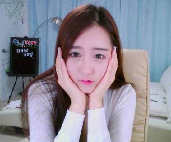 熱舞BJ《朴佳憐》就算有性感溝溝也難逃舊照襲擊Σ(°Д°;? 熱舞BJ《朴佳憐》就算有性感溝溝也難逃舊照襲擊Σ(°Д°;?