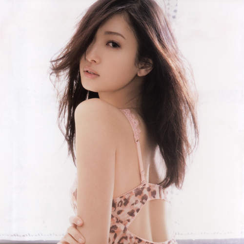 讓男生覺得「太過分了～」的女生穿搭　所以到底是哪裡過分了呢(〃艸〃)