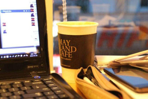 《讀書咖啡廳》這麼舒服應該會睡死吧Zzzz 《讀書咖啡廳》這麼舒服應該會睡死吧Zzzz