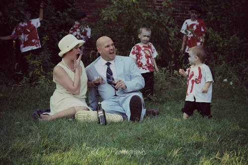 《殭屍家庭照》喪屍baby怎麼好像有點萌>///<