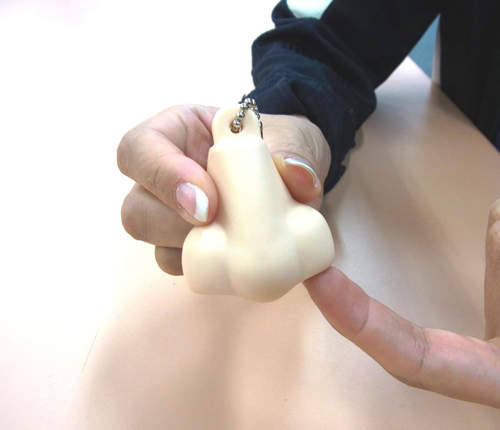 《大鼻扭蛋》讓你再也不需要在意別人眼光盡情挖鼻孔挖到你開心ww