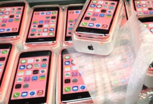 最新iPhone 5C零售盒&說明書曝光   神秘iPhone 4C也現身(？)