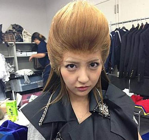 《板野友美》公開豪華住宅超極閃亮,卻被網友罵? 《板野友美》公開豪華住宅超極閃亮,卻被網友罵?