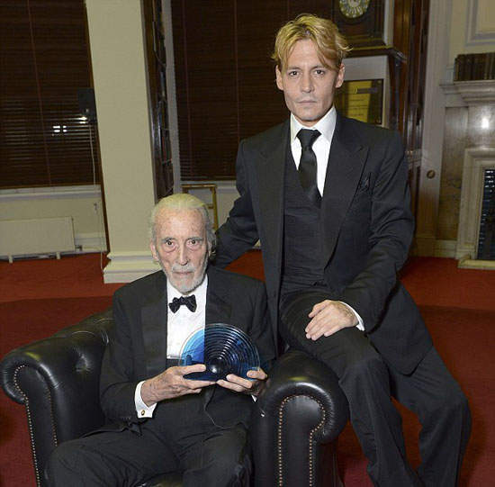 強尼戴普「變髮」金髮造型也超......帥? 強尼戴普「變髮」金髮造型也超......帥?