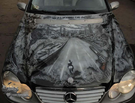 《陰屍路》活屍賓士 小心內有死人......