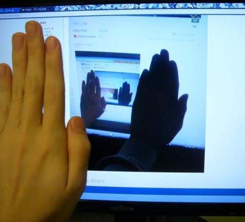 《手指接龍》果然網友一接就崩壞了XD 《手指接龍》果然網友一接就崩壞了XD