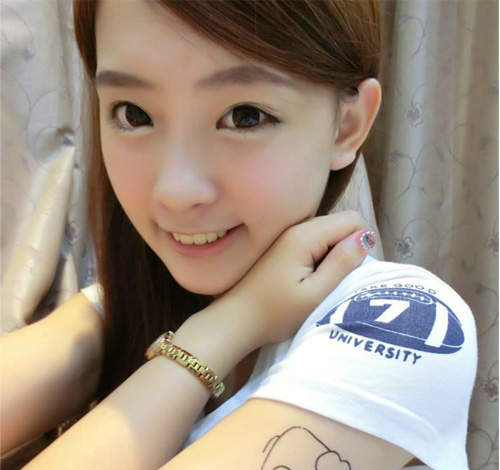 搞怪甜心haha 看一眼可愛看第二眼就愛上的漂亮美眉 搞怪甜心haha 看一眼可愛看第二眼就愛上的漂亮美眉