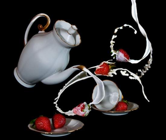 牛奶這樣倒 看起來變好喝了（？）