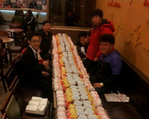 韓《速食店之亂》？想要年輕不留白也不用這樣折磨自己吧(誤)