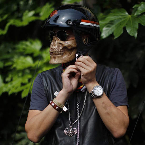 《骷髏面罩》騎車帶這個想嚇死誰(皮皮挫) 《骷髏面罩》騎車帶這個想嚇死誰(皮皮挫)