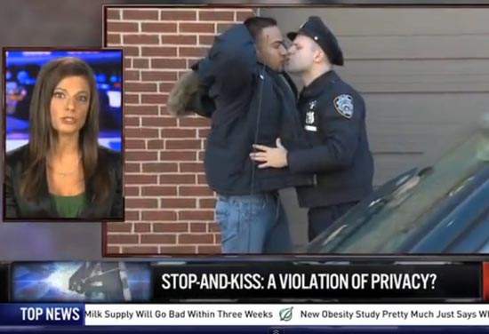 NYPD新政策《可疑就親一個♥》你覺得這有可能嗎(翻桌) NYPD新政策《可疑就親一個♥》你覺得這有可能嗎(翻桌)