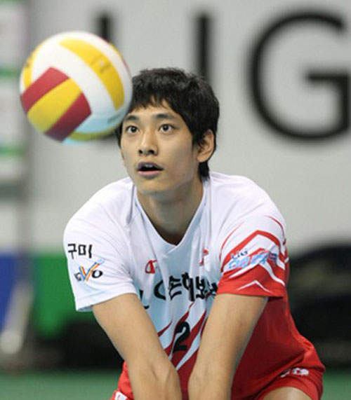 排球花美男《金耀漢》就算不再球場上也很帥(//▽//)