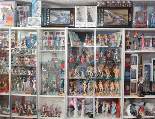 最強福音戰士粉絲 一眼望去光是櫃子就已經滿滿滿(爆) 最強福音戰士粉絲 一眼望去光是櫃子就已經滿滿滿(爆)