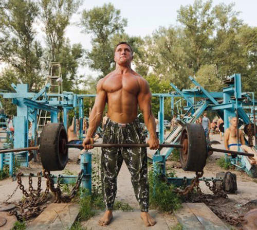 烏克蘭鄉民健身中心 來這邊保證人人有功練(握緊) 烏克蘭鄉民健身中心 來這邊保證人人有功練(握緊)