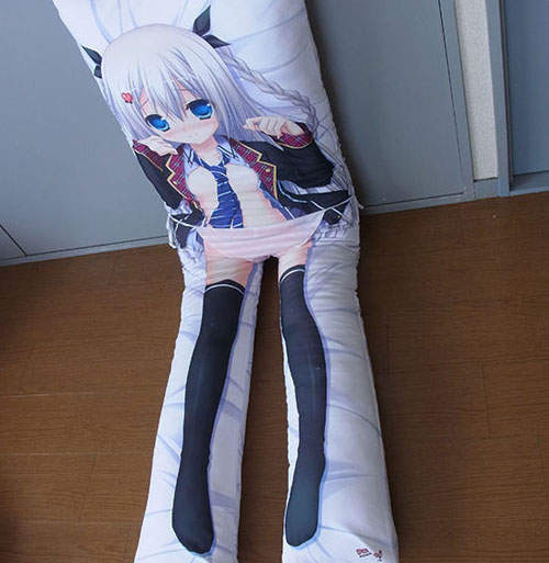 腳開開抱枕 終於可以好好練習足部四字固定了(誤) 腳開開抱枕 終於可以好好練習足部四字固定了(誤)