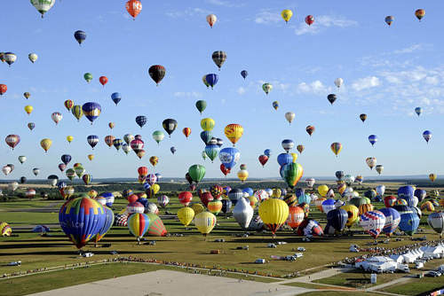 《法國熱氣球節》400多個真是眼花撩亂～
